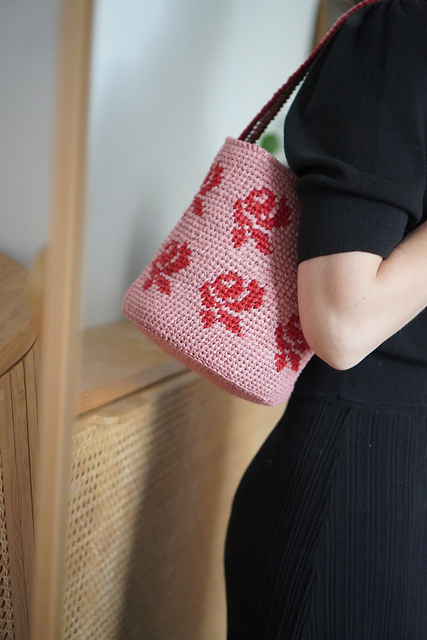 Pink Roses Bag crochet pattern